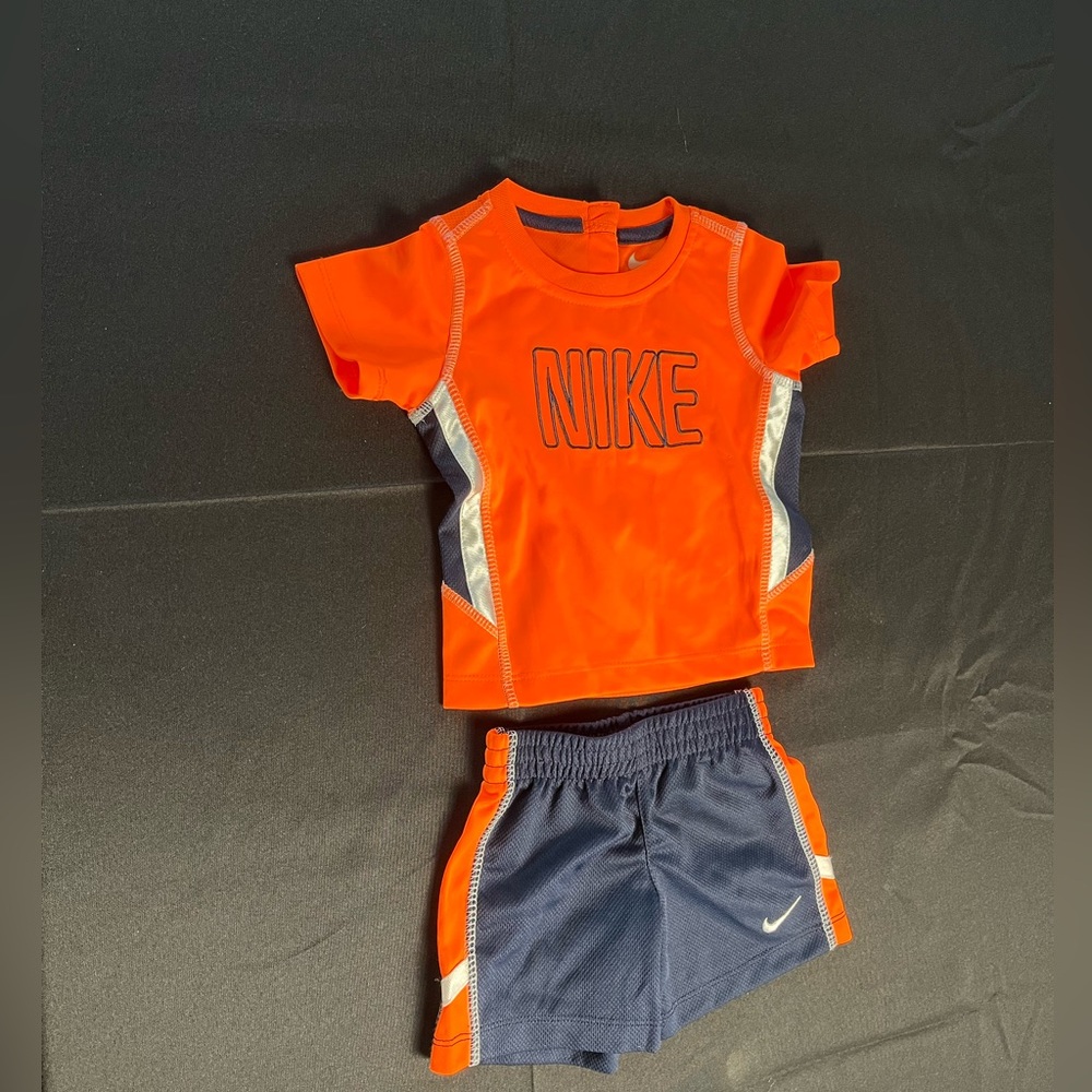Nike two piece short set 6-9M